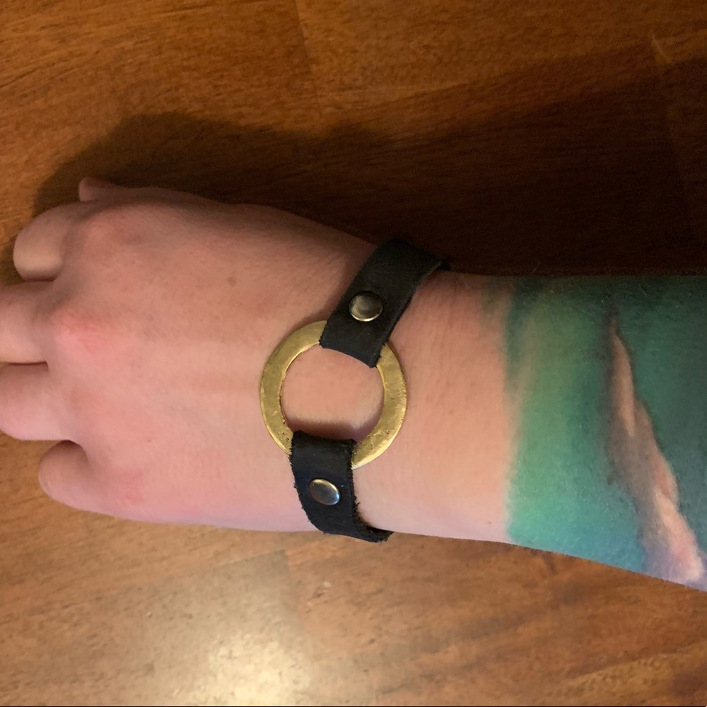 Genuine leather bracelet